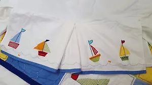 POTTERY BARN KIDS sechs kleine Segelboote maritim Kleinkind Bett Krippe Rock Fisch Jungen - Bild 1 von 7