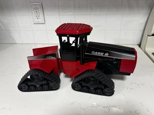 Ertl Scale Models 1/16 Case IH Quad Trac  - Picture 1 of 5