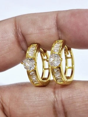 Pendientes de aro diarios rellenos de oro amarillo de 18 quilates para mujer con cristal blanco brillante  Foto 1 de 4