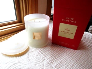 GLASSHOUSE WHITE CHRISTMAS SCENTED SOY CANDLE 380g CEDAR LEAF & CLOVE 2 WICK - Picture 1 of 7