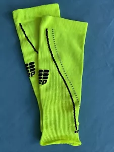 CEP COMPRESSION RUNNING SLEEVES WOMEN NEON GREEN (II) 25-31 - Picture 1 of 4