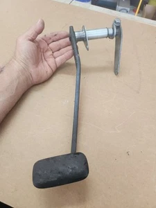Chevrolet 1957 pedal de embrague OEM Chevy - Imagen 1 de 11