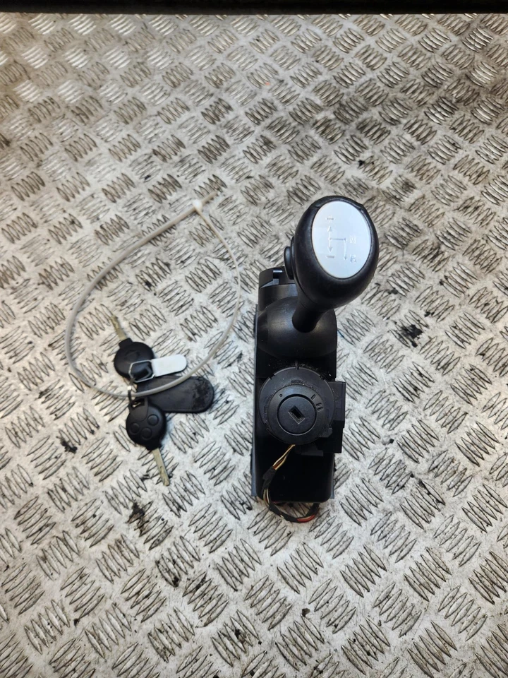 SMART FORTWO SELECTOR DE ENGRANAJES E INTERRUPTOR DE BLOQUEO DE ENCENDIDO Y LLAVE A451 MK2 2006 - 2014 Foto 1 de 4