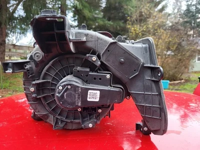 Conjunto de motor de soprador HVAC usado serve: 2012 terceira geração Toyota Rav4 Limited  - Imagem 1 de 4