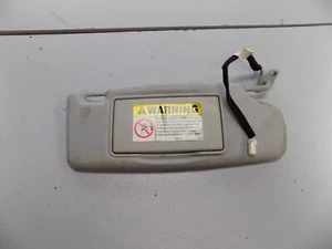 00 01 02 03 04 Volvo V40 S40 Right Passenger Sun Visor - Picture 1 of 5