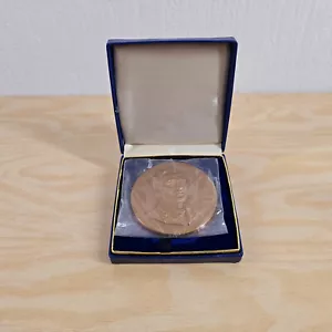 1979 John Wayne Bronze Medallion Dia 7.5cm 225g Uncirculated US Mint - Picture 1 of 17