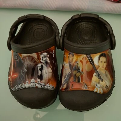Crocs Star Wars - Preto e Amarelo - Tamanco - Us Kids Tamanho 4c/5c - Imagem 1 de 4