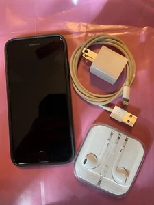 I-Phone 8 - unlocked 64 gig - Picture 1 of 1