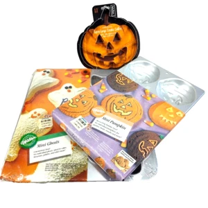 2 Wilton Mini Cake Pans Lot Halloween Pumpkin & Ghost Baking Pans Cookie Cutter - Imagen 1 de 9