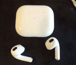 Apple AirPods 3rd Gen Bluetooth Wireless Earbuds With Charging Case
