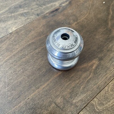 "Juego de ruedas Chris King 1/8"" plateado sin logotipo" Foto 1 de 4