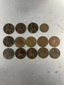 Juego de 13 monedas de un centavo Cristy de colección, predominantemente con el rey Jorge V - Imagen 1 de 4