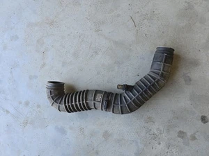 LAND ROVER DEFENDER 90 110 300TDI AIR CLEANER DUCT 300 tdi turbo to air box - Picture 1 of 4