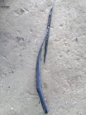 2014 Kia Soul Right Passenger Front Wiper Arm - Image 1 of 4