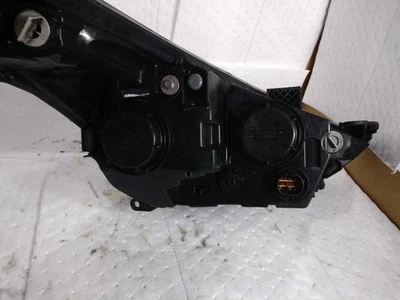 Used Left Headlight Assembly fits: 2016 Hyundai Veloster halogen w/projector Lef - Image 1 of 4