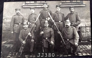 N° 790/380 Carte Photo MILITAIRES ALLEMANDS CASQUE  POSTKARTE SOLDIIERS WW1 - Imagen 1 de 2