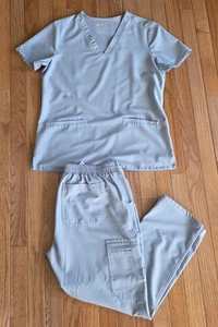 FIGS Scrub Set Technical Collection Vapor Blue Top Sz S & Bottom Size M Petite - Picture 1 of 24
