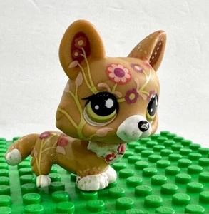 LPS Hasbro 2007 Corgi Dog Tan white green dot eyes Tattoo's Postcard PET - Picture 1 of 10