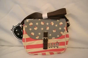 Bolso Bandolera Hello Kitty Americana Estrellas Rayas América Rojo Azul - Nuevo con Etiquetas - Imagen 1 de 4