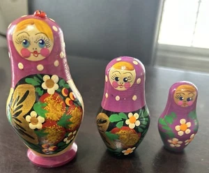 Vintage Wooden Russian Nesting Dolls Set of 3 Purple Hand Painted - Picture 1 of 4