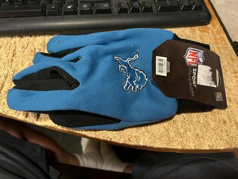 DETROIT LIONS----UTILITY GLOVES---ADULT LARGE Cover