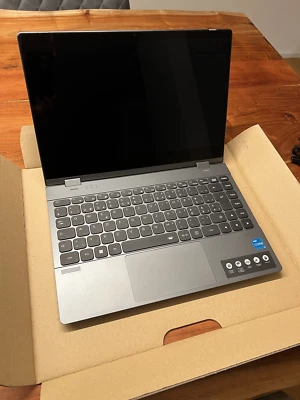 MEDION Akoya (14", Intel Core i3, 8 GB RAM, 128 GB SSD) - Bild 1 von 4