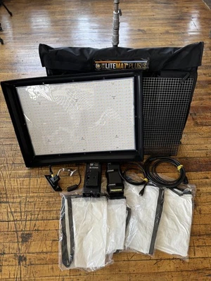 Paquete LiteGear LiteMat 3 Plus híbrido bicolor LED con bolsa, difusiones, etc. Foto 1 de 4