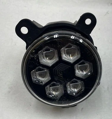 Luz antiniebla Subaru Forester Wilderness 2022-2024 lado derecho del pasajero OEM Foto 1 de 4