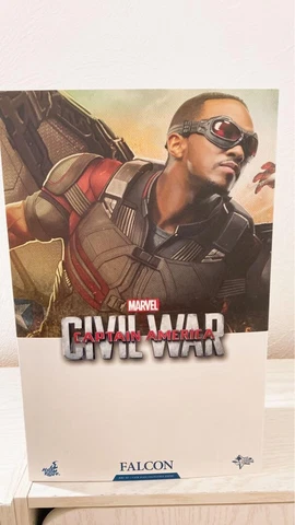 Hot Toys Civil War/Captain America Falcon japan Cover