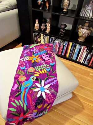 MEXICAN MAYA HAND MADE TABLE RUNNER WOOL HAND EMBROIDERY BIRDS;  from CHIAPAS - Image 1 of 4