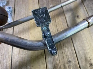 DE COLECCIÓN BICICLETA ANTIGUA BICICLETA CARBURO LÁMPARA SOPORTE DE LUZ MANILLAR SOPORTE DESLIZABLE - Imagen 1 de 6