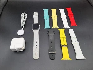 Apple Watch Series 5: 40mm Aluminum Ceramic Case (Silver) Bundle - Picture 1 of 5