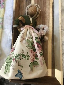 Vintage Faceless Stand-Up Doll. EXELLENT Condition & Beautiful!  Folk Art - Picture 1 of 6