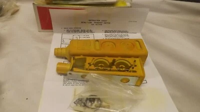 Interruptor colgante de botón pulsador McGill 3400 2 sellos Lok  Foto 1 de 2