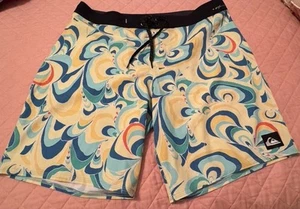 Quicksilver Mens Shorts Size 34 Multicolor Highline Board Dry Flight Stretch - Picture 1 of 9