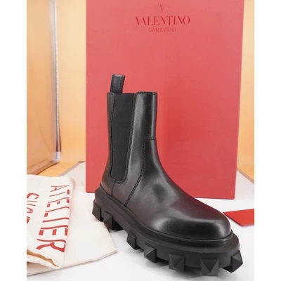 Botas Chelsea Valentino Garavani Beatle Rockstud tamanho 37 couro preto $1150 Lug - Imagem 1 de 4