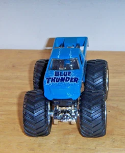 Mattel Hot Wheels Monster Jam Blue Thunder Truck 1:64 Die-Cast - Bild 1 von 5