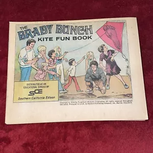THE BRADY BUNCH KITE FUN BOOK 1976 Souther California Edison GIVEAWAY PROMO NOS - Picture 1 of 4