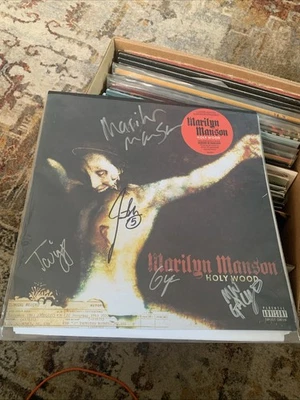 RED SIGNED Marilyn Manson Holywood Double 2 VINYL RECORD NEAR MINT!  IMPORT RARE Foto 1 de 4