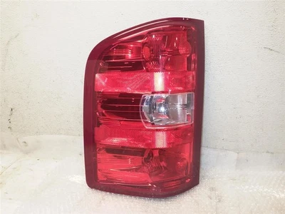Luz trasera del conductor para Silverado 1500 07-13 Foto 1 de 4