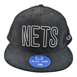 Brooklyn NETS Ultra Game besticktes Wildlederimitat schwarz Druckknopflasche - Bild 1 von 5