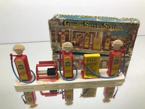 BLUE BOX HONG KONG 7481 GASOLINE SERVICE STATION SET -L22.0cm- POOR IN BOX - 376 - Imagen 1 de 9