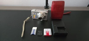 Sony CyberShot DSC-W100-8.1 MP-Digital Camera SD Card & Charger-Tested Near Mint - Bild 1 von 16