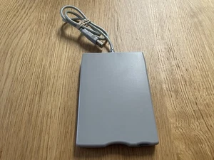 SmartDisk Mitsumi FDUSB-TM2 USB External 3.5" Floppy Disk Drive FDD - Afbeelding 1 van 4