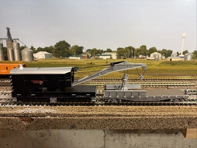 Athearn 7531 HO “Santa Fe” 200-Ton Crane with Tender Set NEW in Box - Image 1 of 4