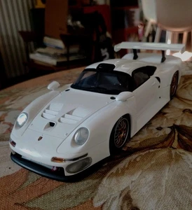 UT MODELS 1/18 - PORSCHE 911 GT1 - Modellino Auto Metallo #A12# - Foto 1 di 10
