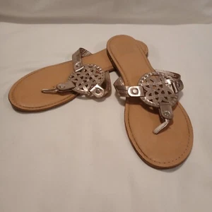 Women's Slip On Thongs Size 10 Bronzie Gold Medallion Casual Dressy City, GUC - Picture 1 of 8