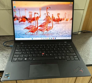 Thinkpad X1 Carbon Gen 9 - i7 - 32GB RAM - 1TB SSD - 4K/UHD - Afbeelding 1 van 17