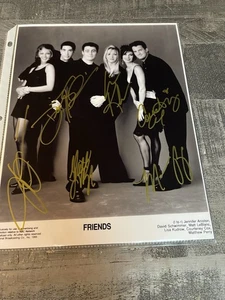 Foto firmada por Friends elenco 8x10 doble certificado de autenticidad Jennifer Aniston Cortney Cox serie de televisión - Imagen 1 de 7