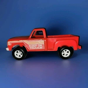 12 pulgadas Camioneta de juguete de plástico rojo vintage raro GAY TOYS Keep On Truckin' años 70 - Imagen 1 de 8